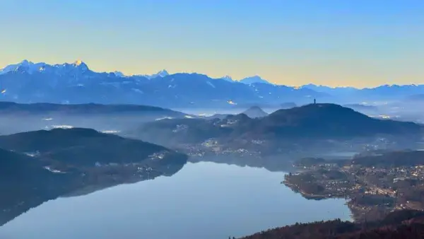 lake_mountains.webp